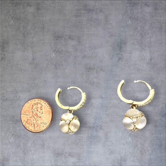 14 KGP moonstone earrings, NWOT - Picture 6 of 6